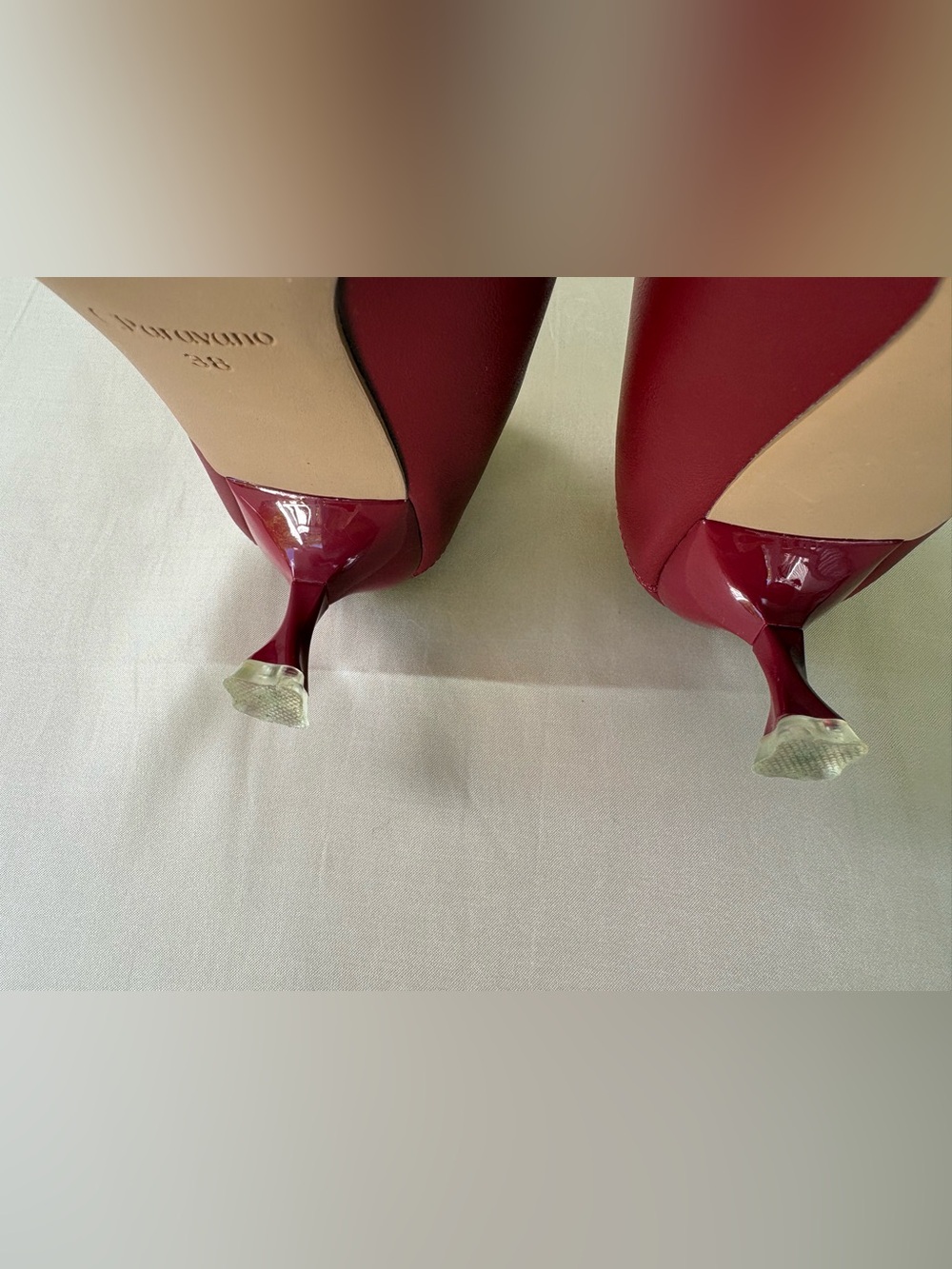 Pointed Toe Mid-Heel Pumps in Wine - Picture 7 of 12